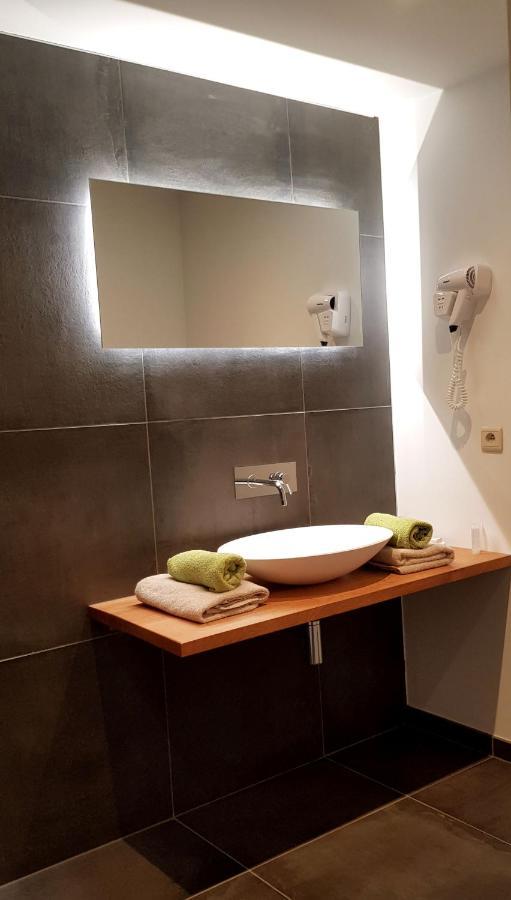 Deluxe Double Room Bath